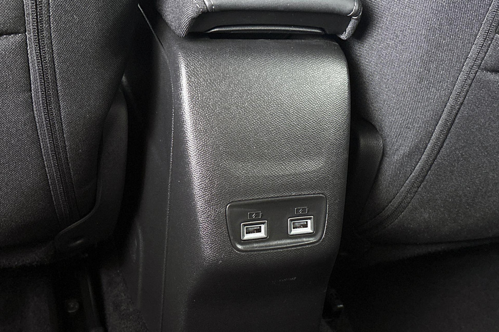 Peugeot e-208 (T611SH) met abonnement
