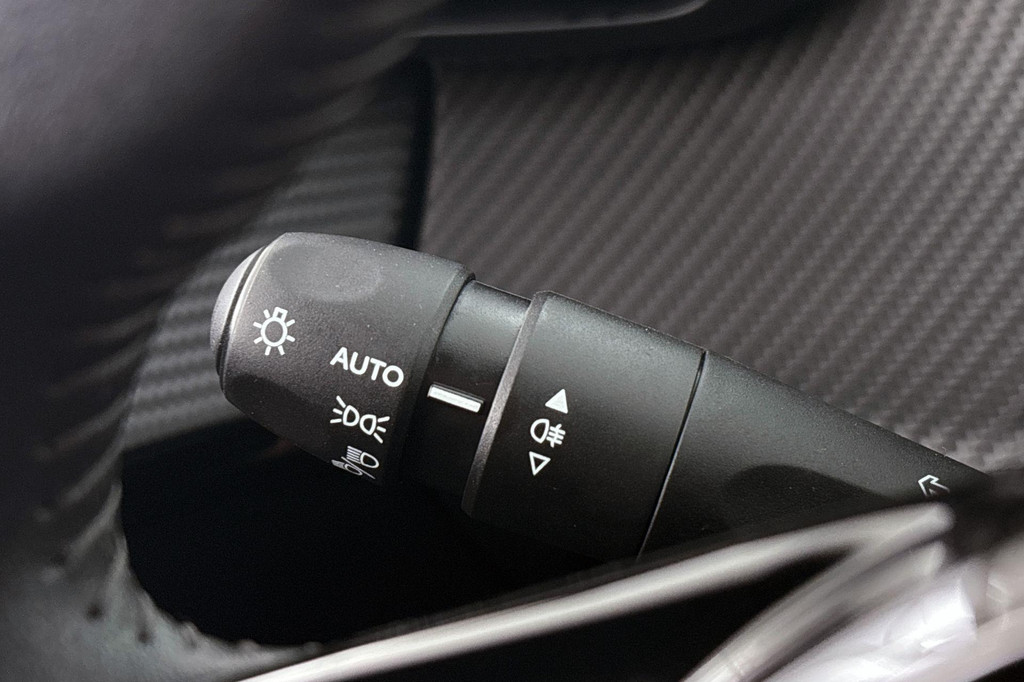 Peugeot e-208 (T611SH) met abonnement