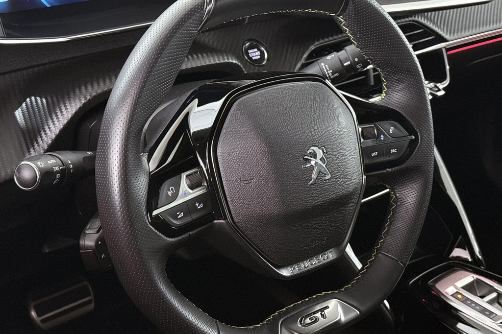 Peugeot e-2008 (T812HG) met abonnement