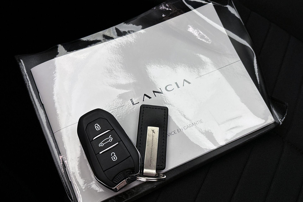 Lancia Ypsilon (JHV11R) met abonnement