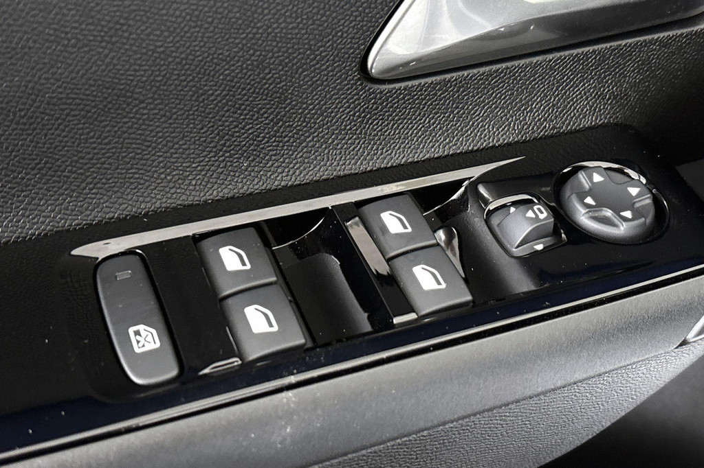 Lancia Ypsilon (JHV11R) met abonnement