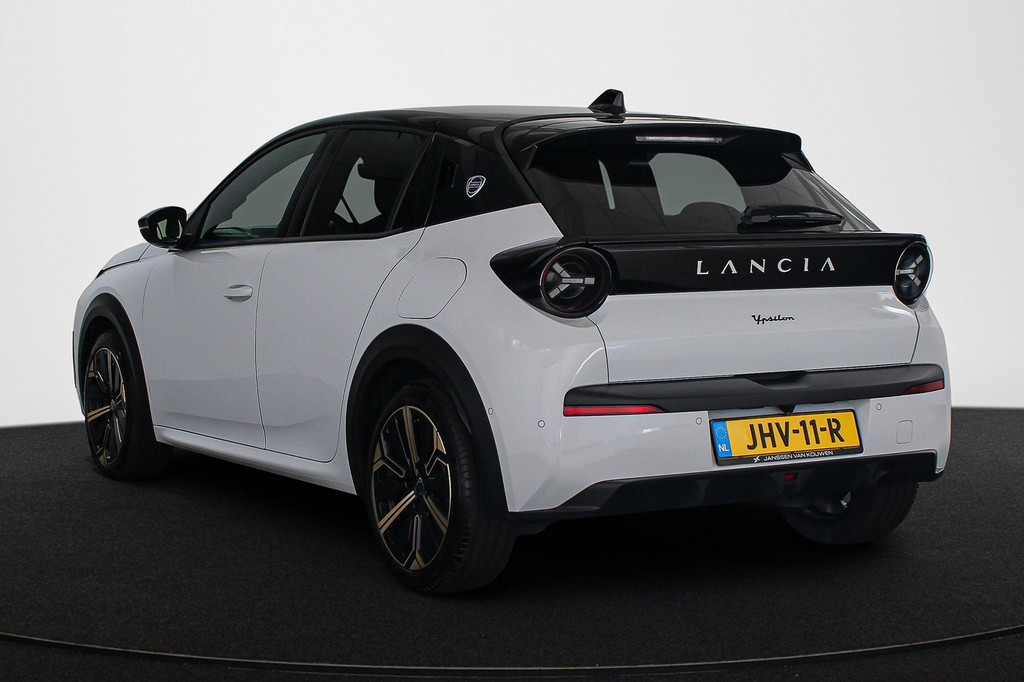 Lancia Ypsilon (JHV11R) met abonnement
