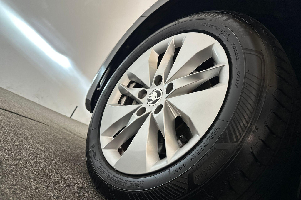 ŠKODA Octavia (L737HH) met abonnement