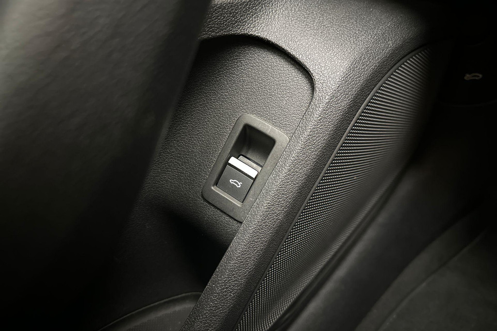 Audi A4 (P037ZZ) met abonnement