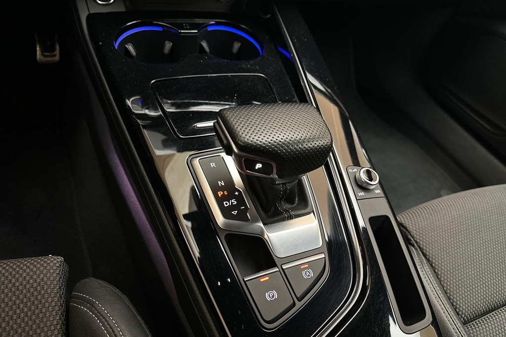 Audi A4 (P037ZZ) met abonnement