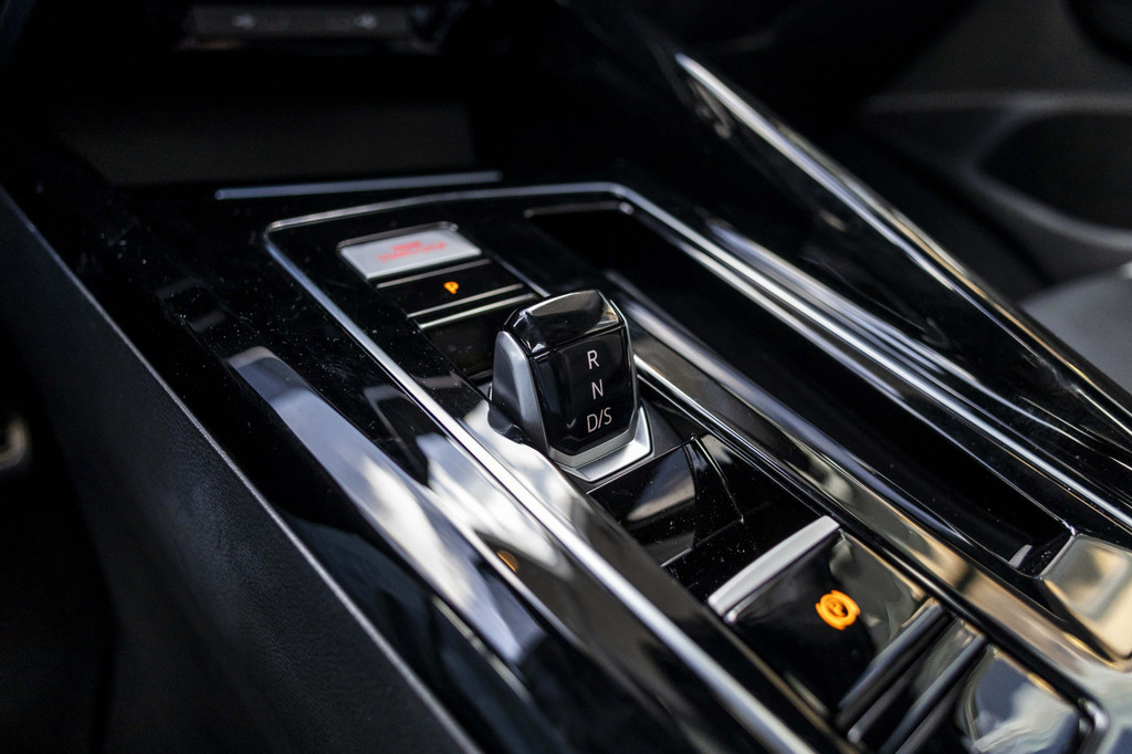 Volkswagen Golf GTE (KHZ13F) met abonnement