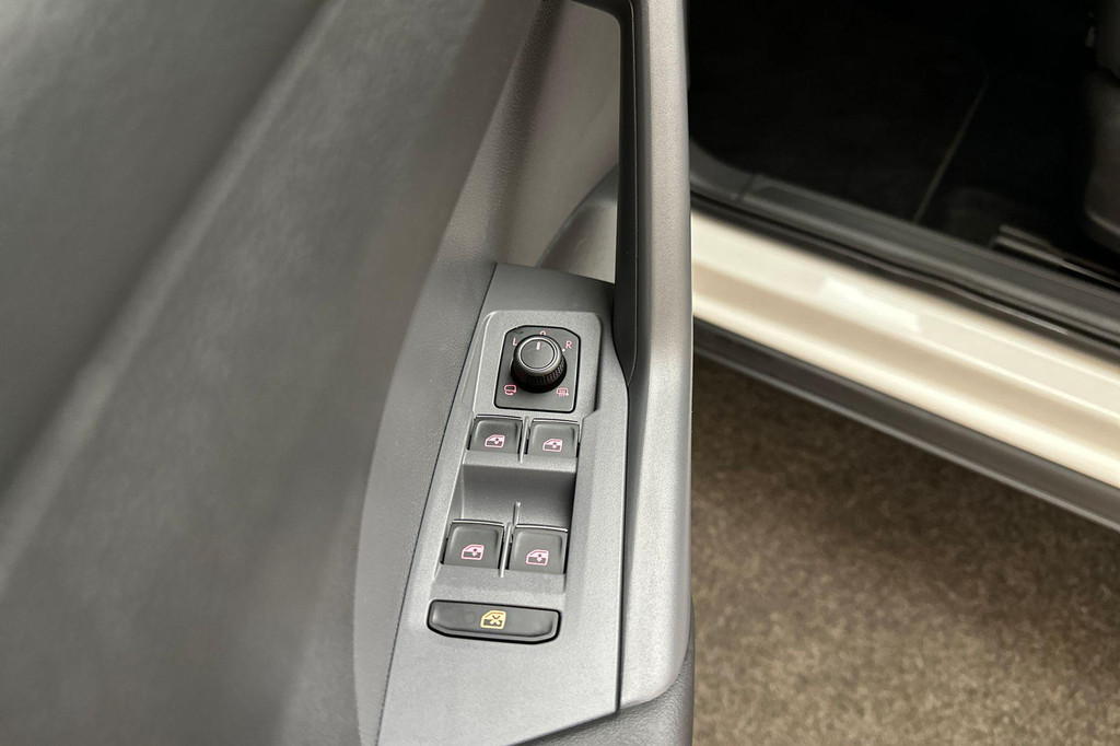 Volkswagen T-Cross (L112JF) met abonnement