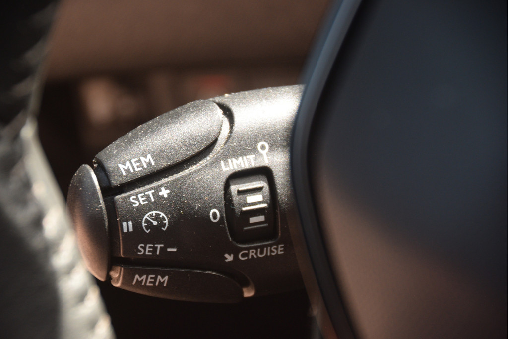 Peugeot 208 (N515FT) met abonnement