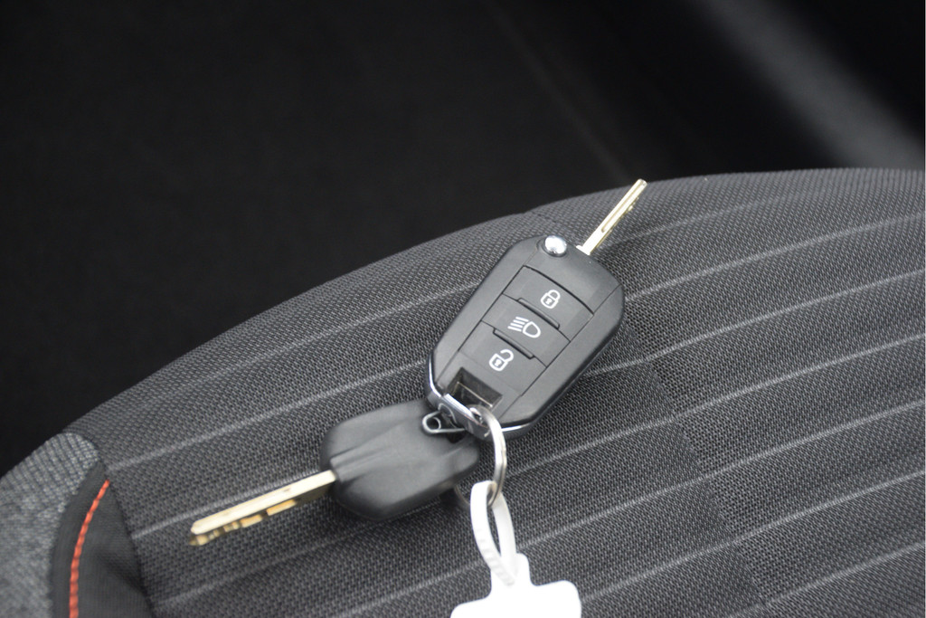 Peugeot 208 (N515FT) met abonnement