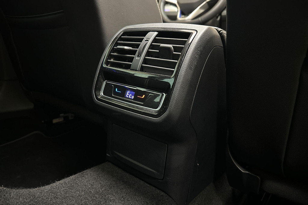 Volkswagen Passat (KJP13N) met abonnement