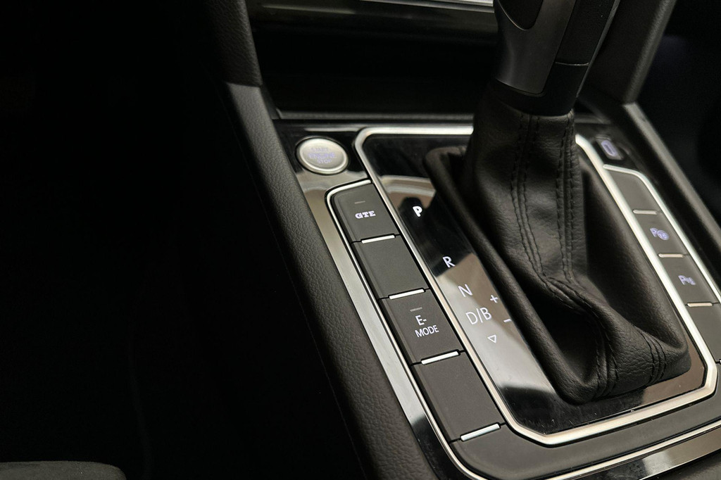 Volkswagen Passat (KJP13N) met abonnement