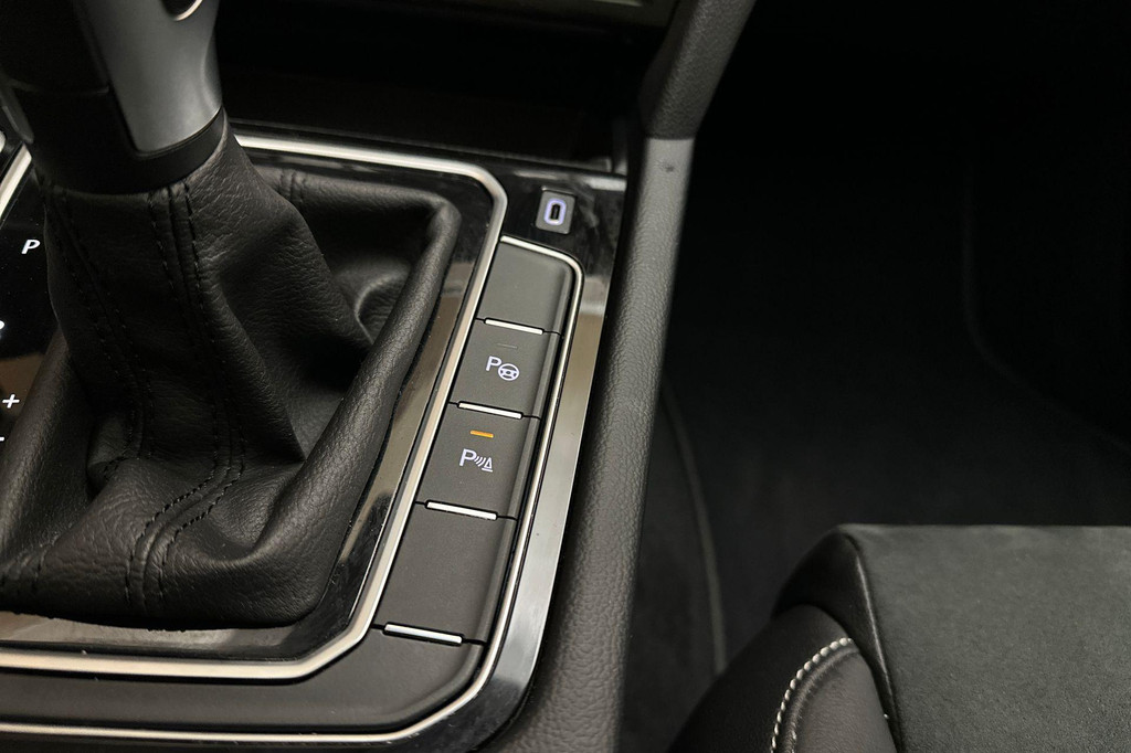 Volkswagen Passat (KJP13N) met abonnement