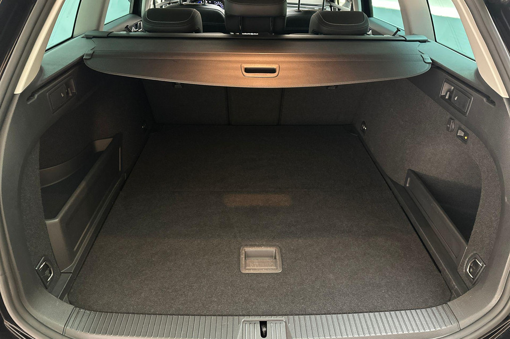 Volkswagen Passat (KJP13N) met abonnement