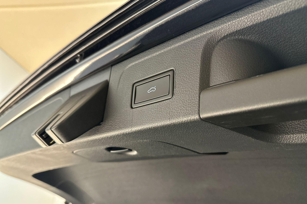 Volkswagen Passat (KJP13N) met abonnement
