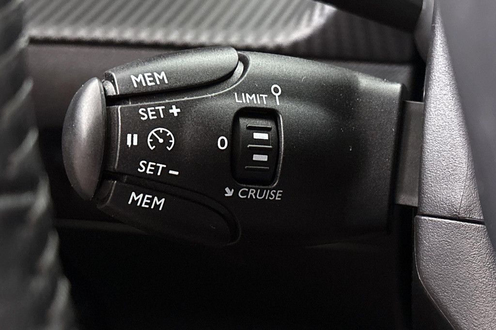 Peugeot 2008 (L060BG) met abonnement