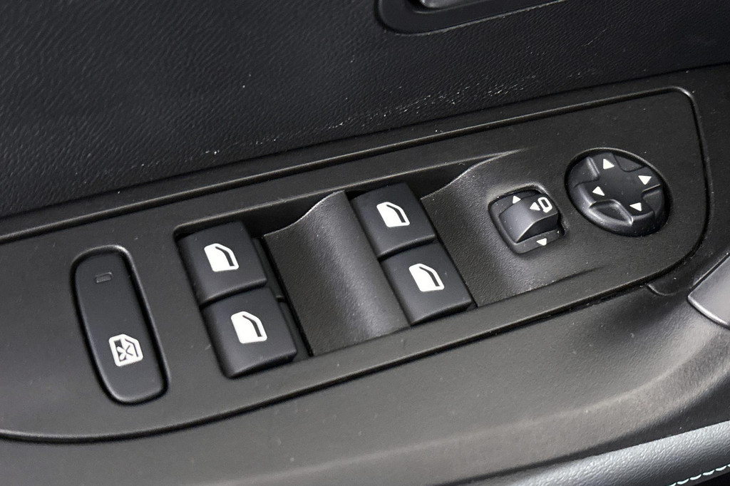 Peugeot 2008 (L060BG) met abonnement