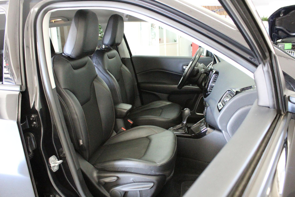 Jeep Compass (J956ZD) met abonnement