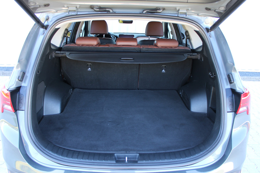Hyundai Santa Fe (P829KH) met abonnement