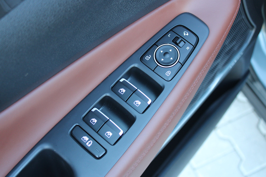 Hyundai Santa Fe (P829KH) met abonnement