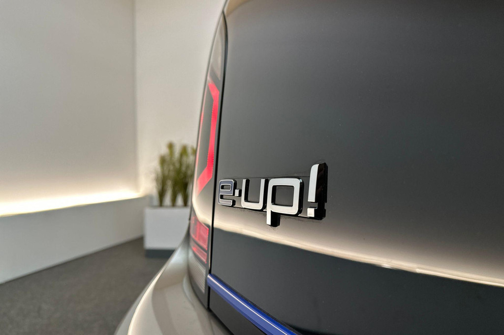 Volkswagen e-up! (KJJ43S) met abonnement