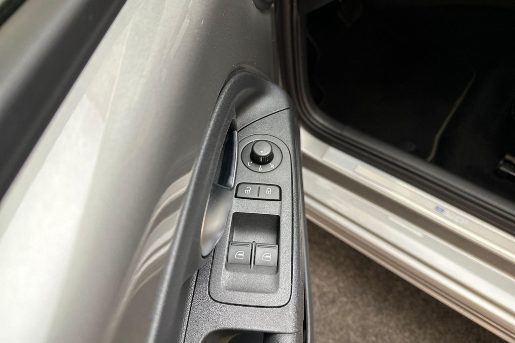 Volkswagen e-up! (KJJ43S) met abonnement