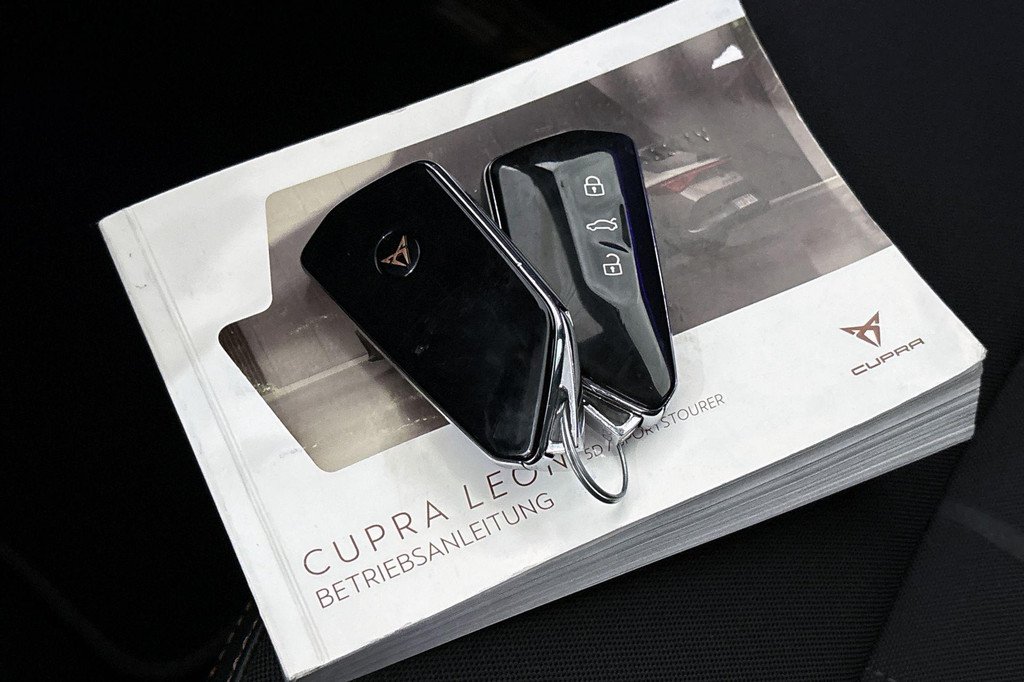 CUPRA Leon Sportstourer (KJL30D) met abonnement