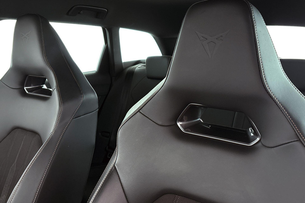 CUPRA Leon Sportstourer (KJL30D) met abonnement