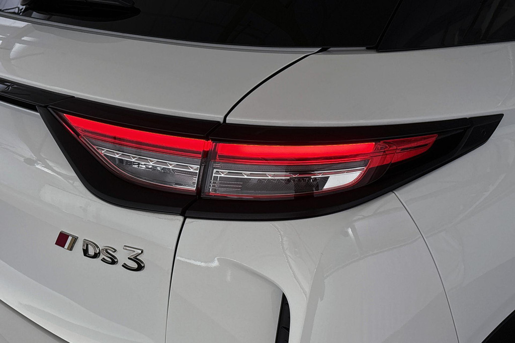 DS DS 3 (KJT44G) met abonnement