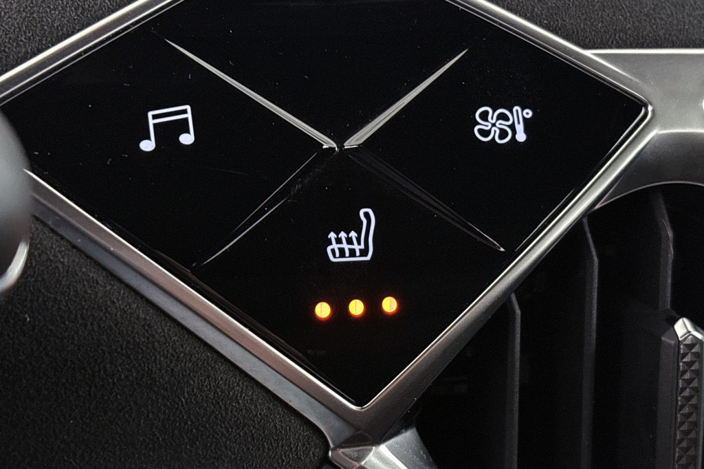 DS DS 3 (KJT44G) met abonnement