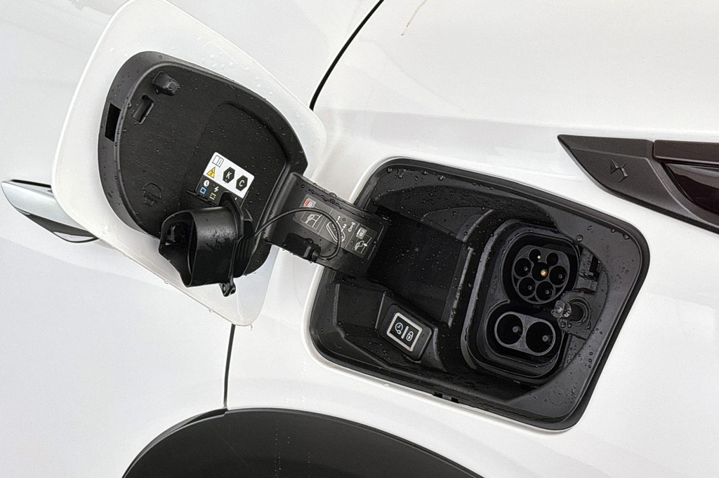 DS DS 3 (KJT44G) met abonnement