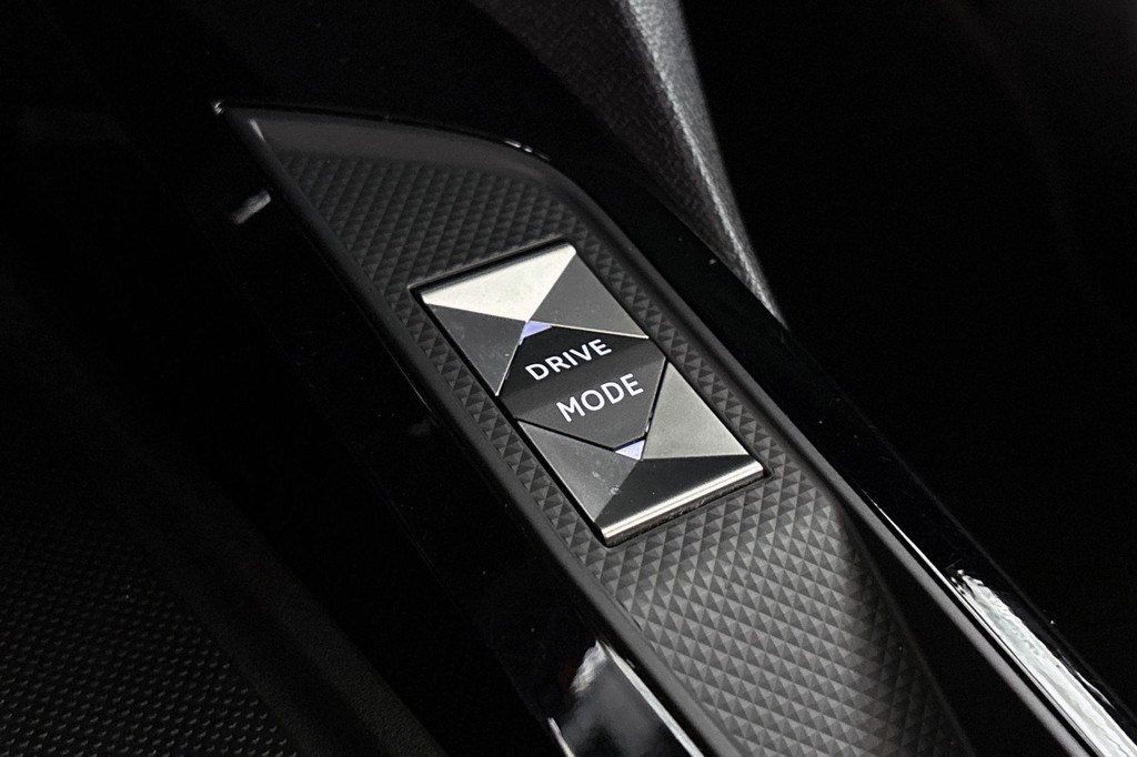 DS DS 3 (KJT44G) met abonnement
