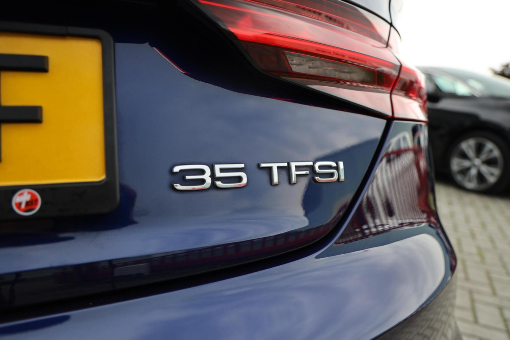 Audi A5 (R589ZF) met abonnement