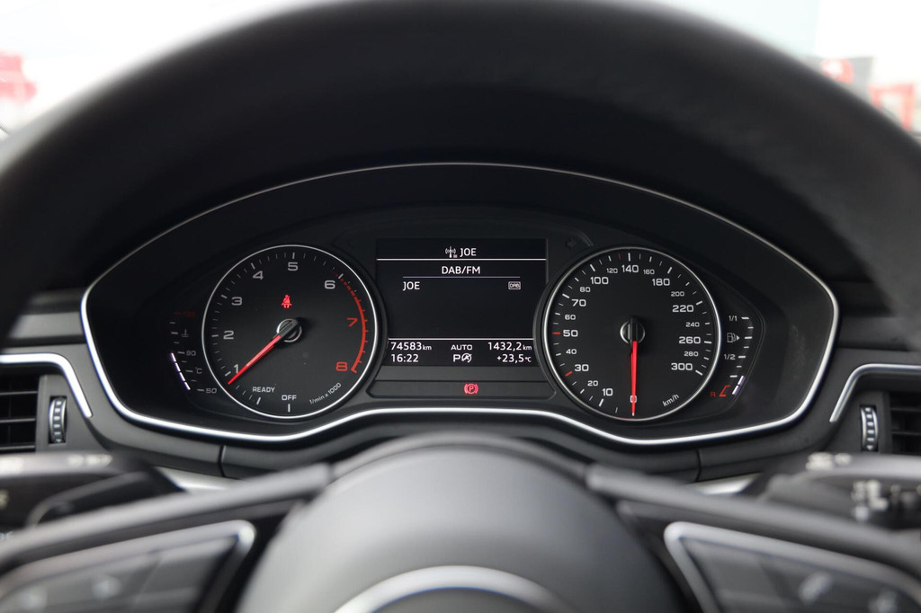 Audi A5 (R589ZF) met abonnement