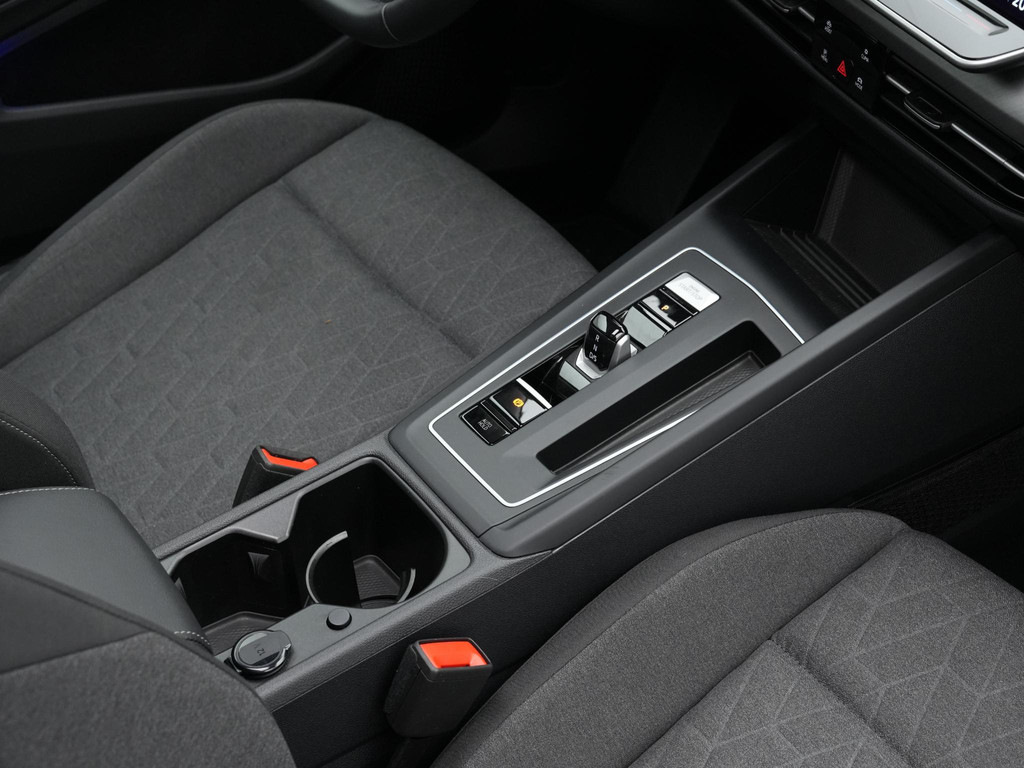 Volkswagen Golf (HTL31J) met abonnement