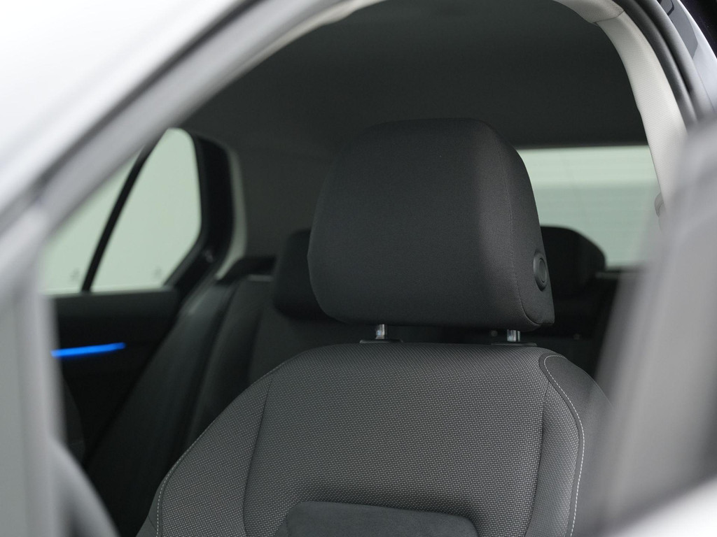 Volkswagen Golf (KFH57B) met abonnement