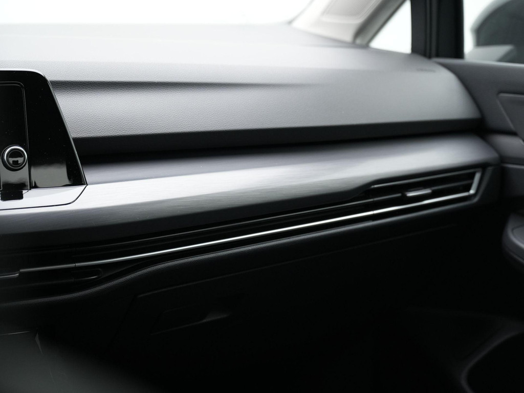 Volkswagen Golf (KJX99K) met abonnement
