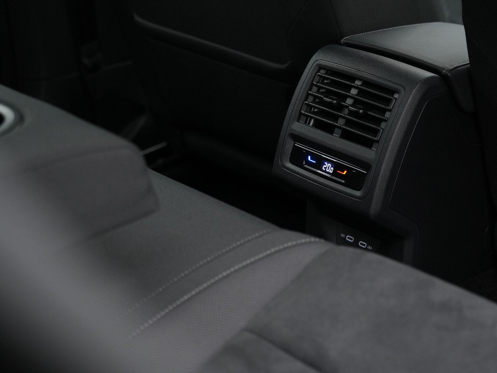 Volkswagen Golf (KJX99K) met abonnement