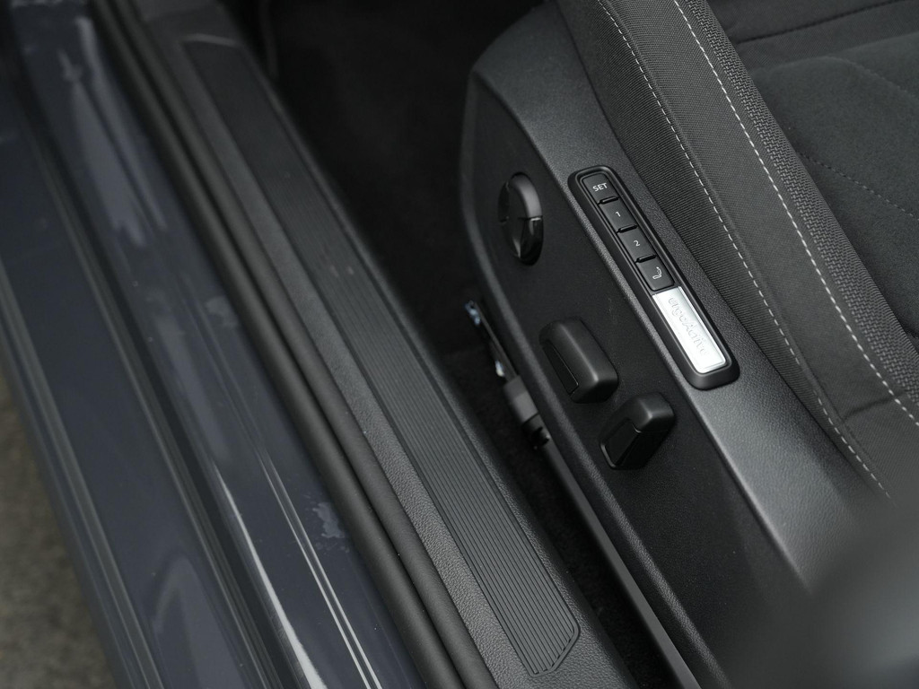 Volkswagen Golf (KJX99K) met abonnement