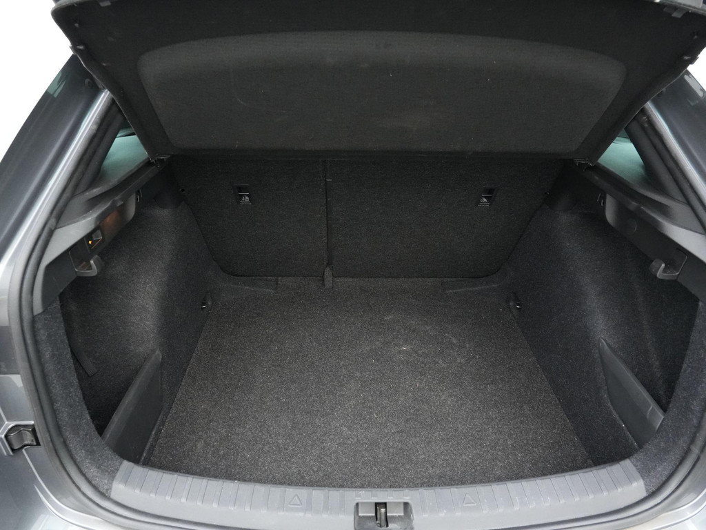 ŠKODA Scala (HKG94S) met abonnement