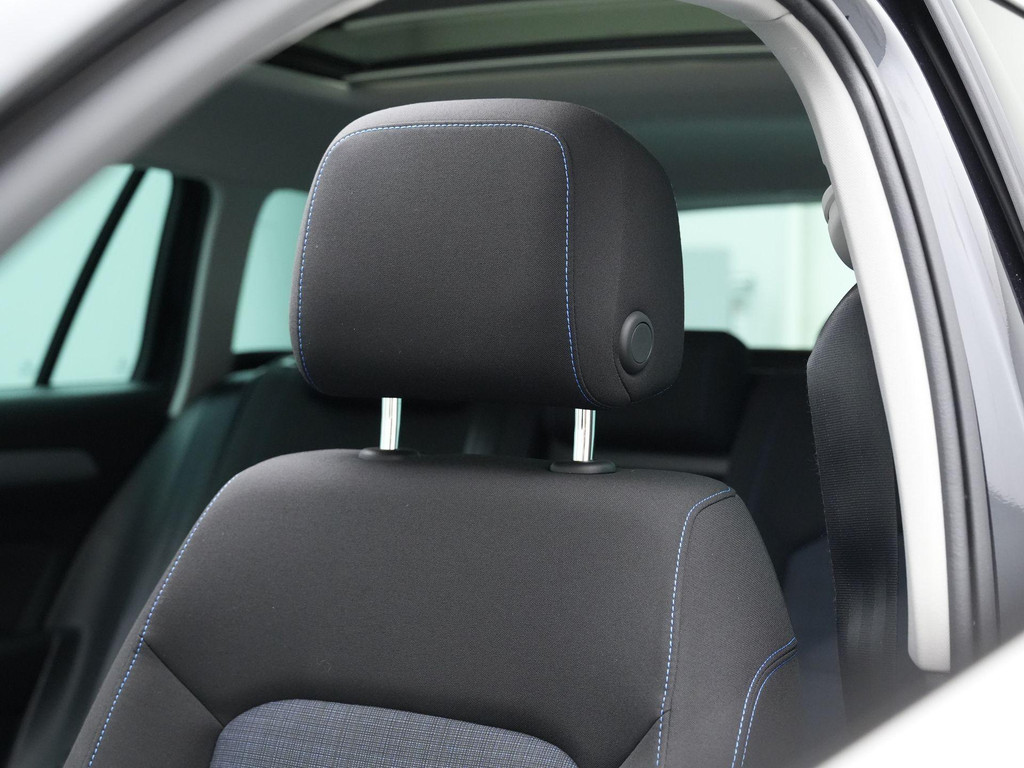 Volkswagen Passat (KJX99D) met abonnement