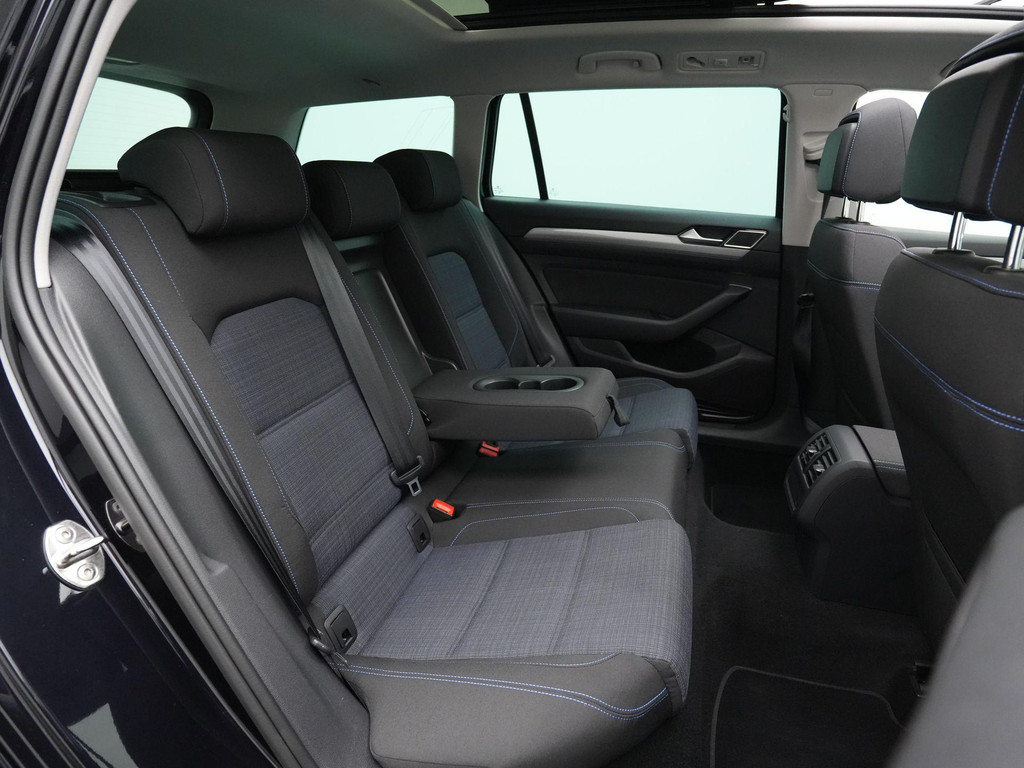 Volkswagen Passat (KJX99D) met abonnement