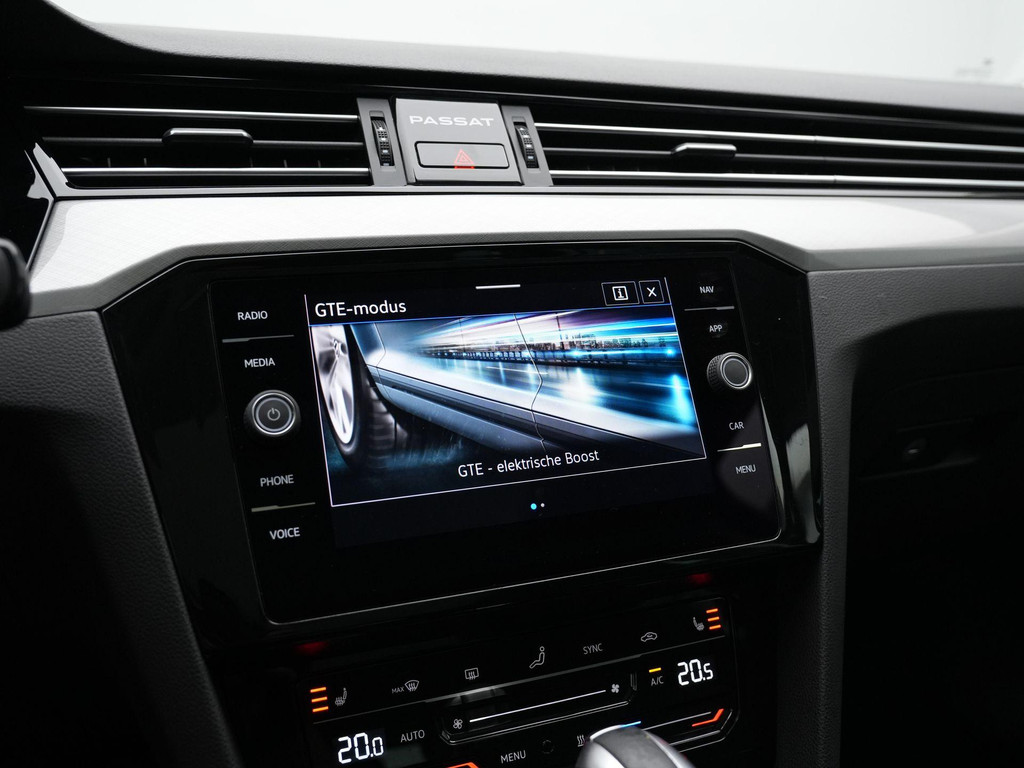 Volkswagen Passat (KJX99D) met abonnement