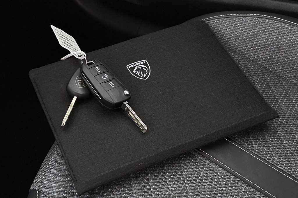 Peugeot 208 (KFP80N) met abonnement