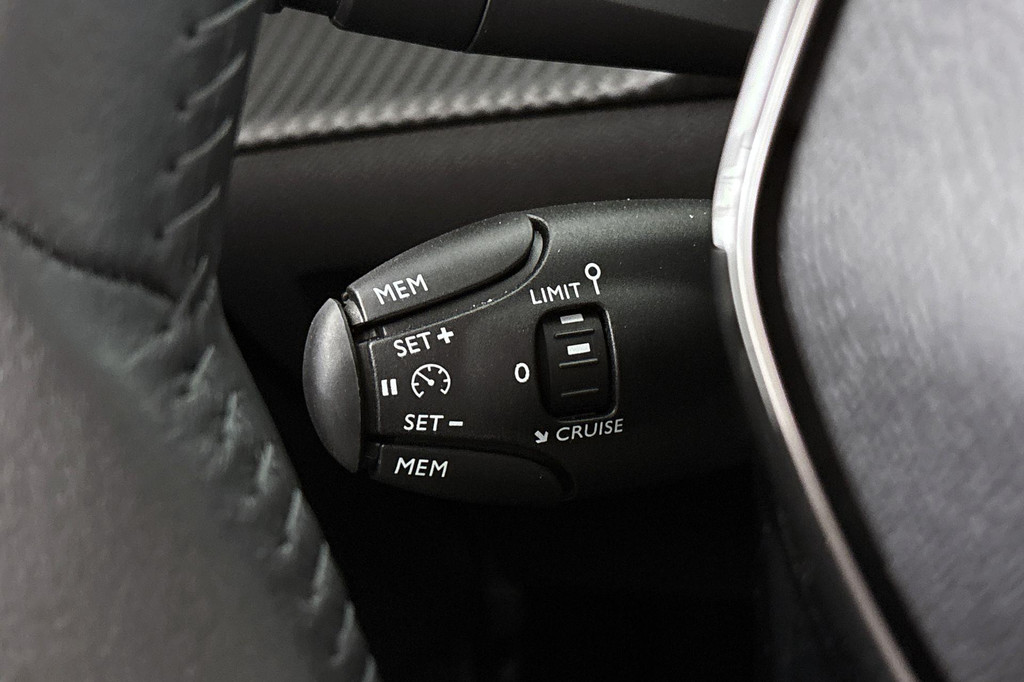 Peugeot 208 (KFP80N) met abonnement