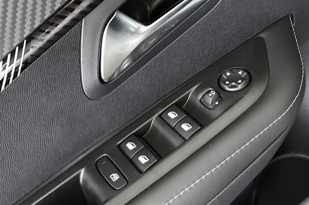 Peugeot 208 (KFP80N) met abonnement