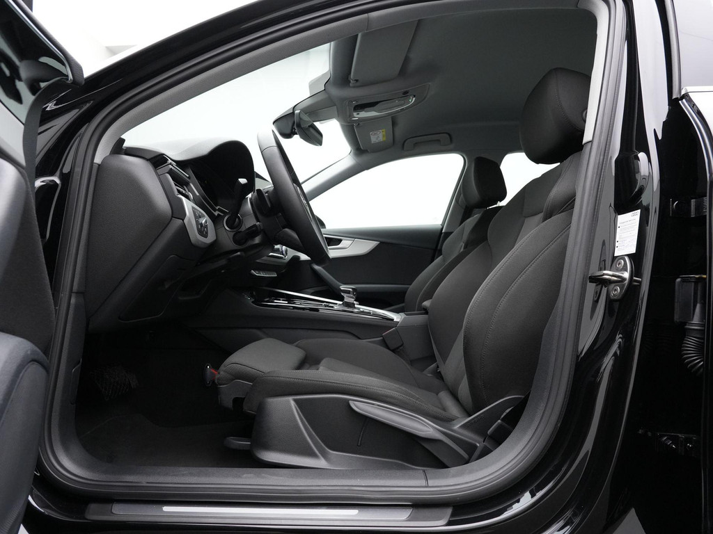 Audi A4 (T711SR) met abonnement