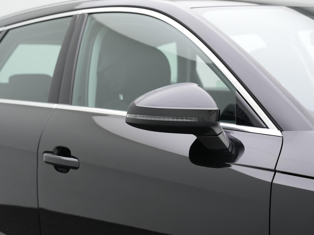 Audi A4 (T711SR) met abonnement