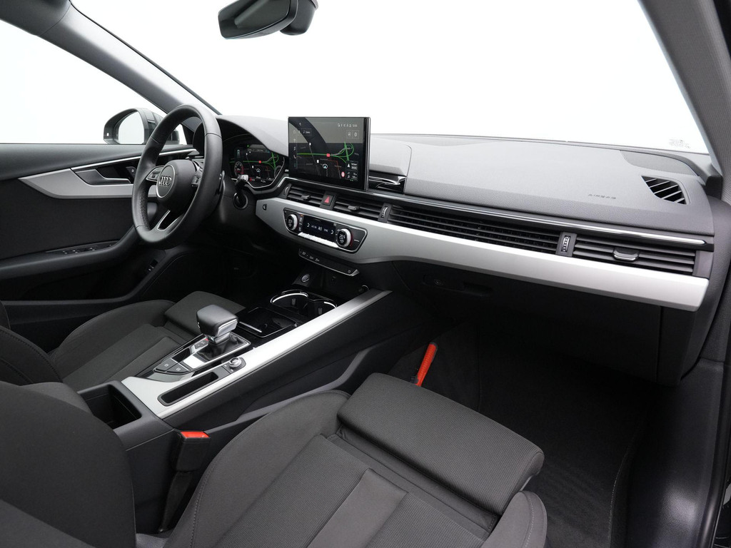 Audi A4 (T711SR) met abonnement