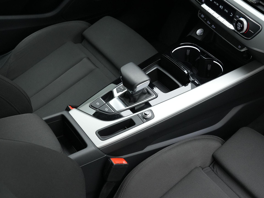 Audi A4 (T711SR) met abonnement