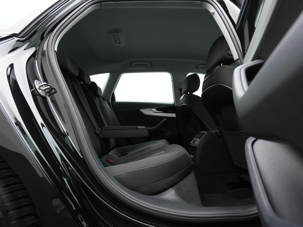 Audi A4 (T711SR) met abonnement